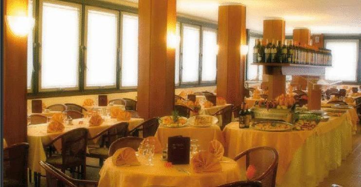 Hotel Leonardo Da Vinci Wellness Spa Bibione Exteriör bild