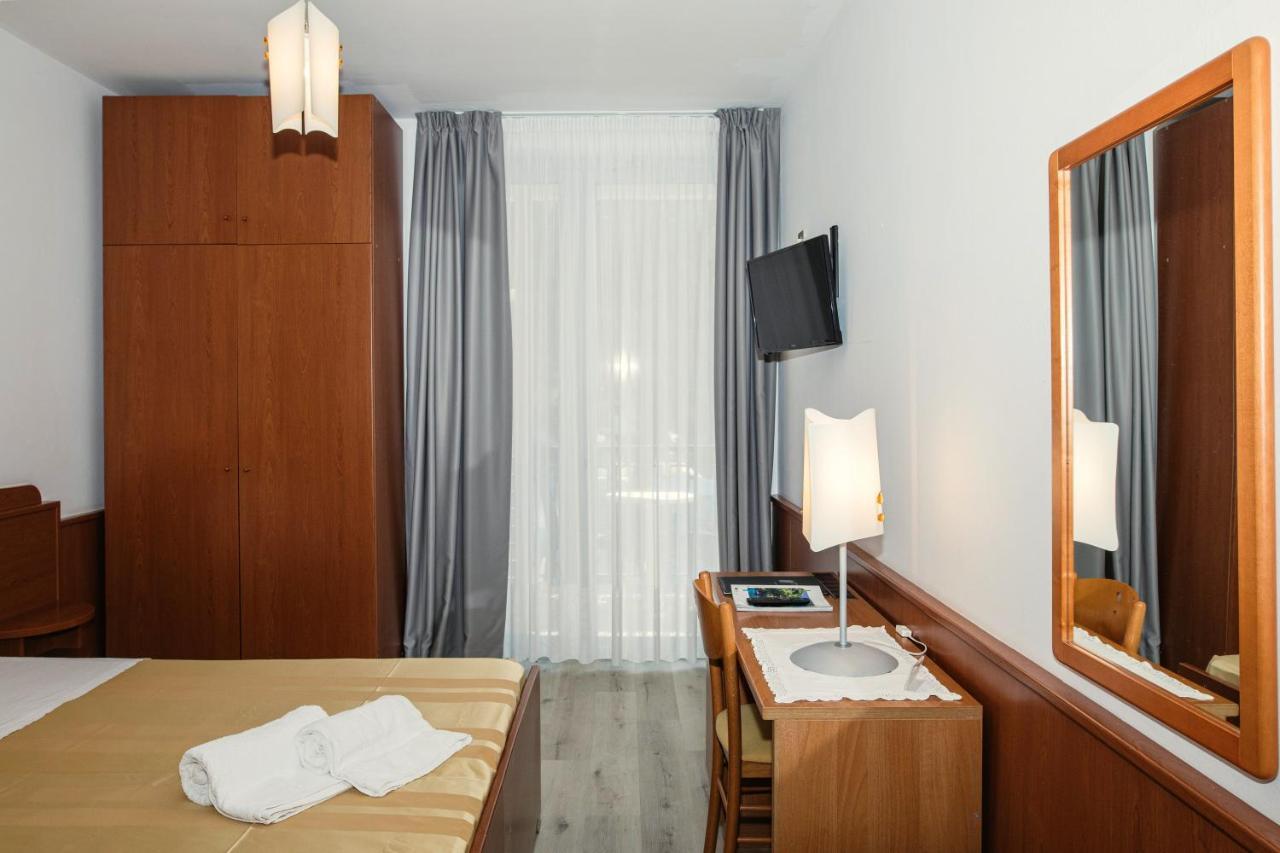 Hotel Leonardo Da Vinci Wellness Spa Bibione Exteriör bild