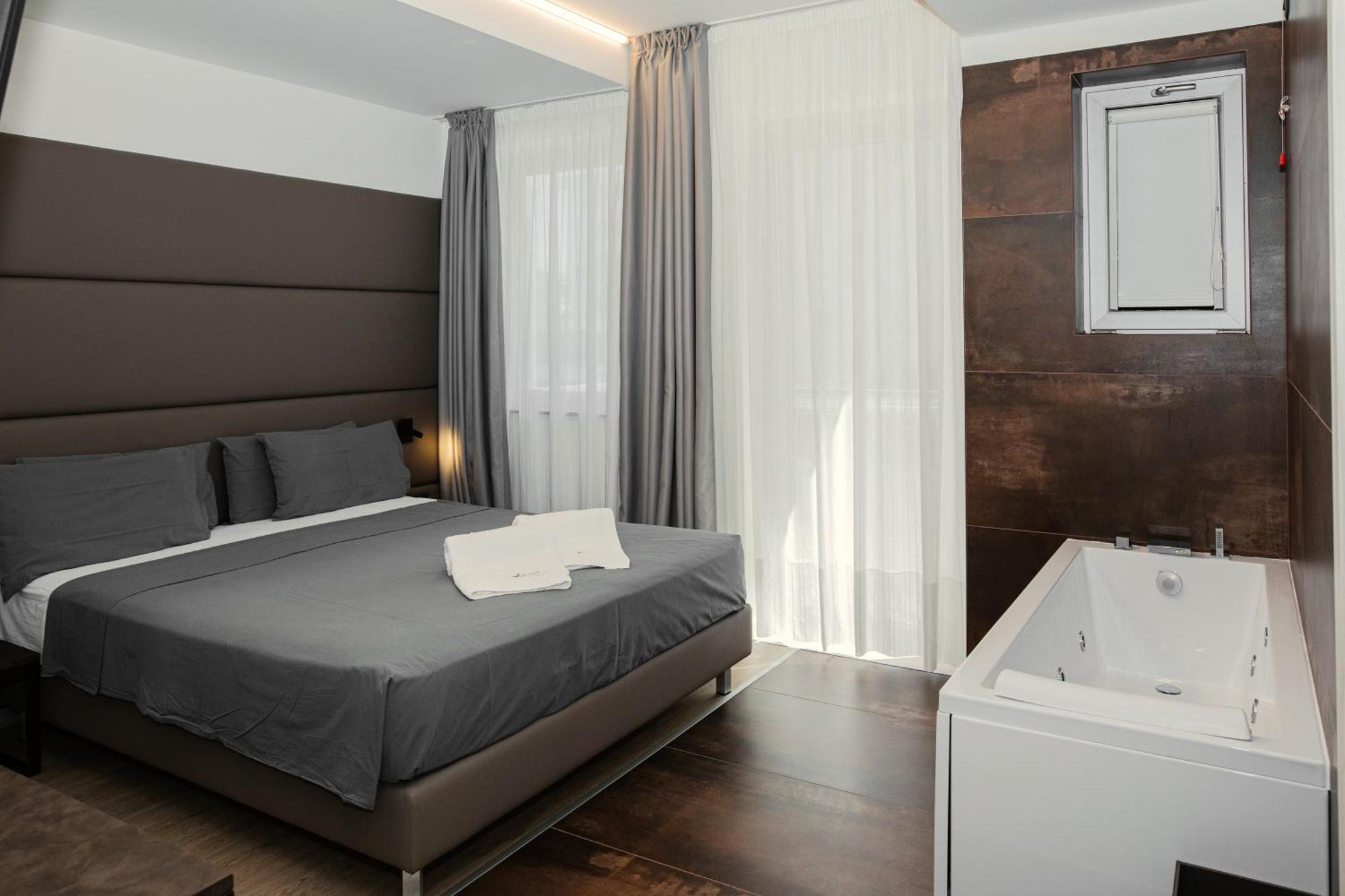 Hotel Leonardo Da Vinci Wellness Spa Bibione Exteriör bild