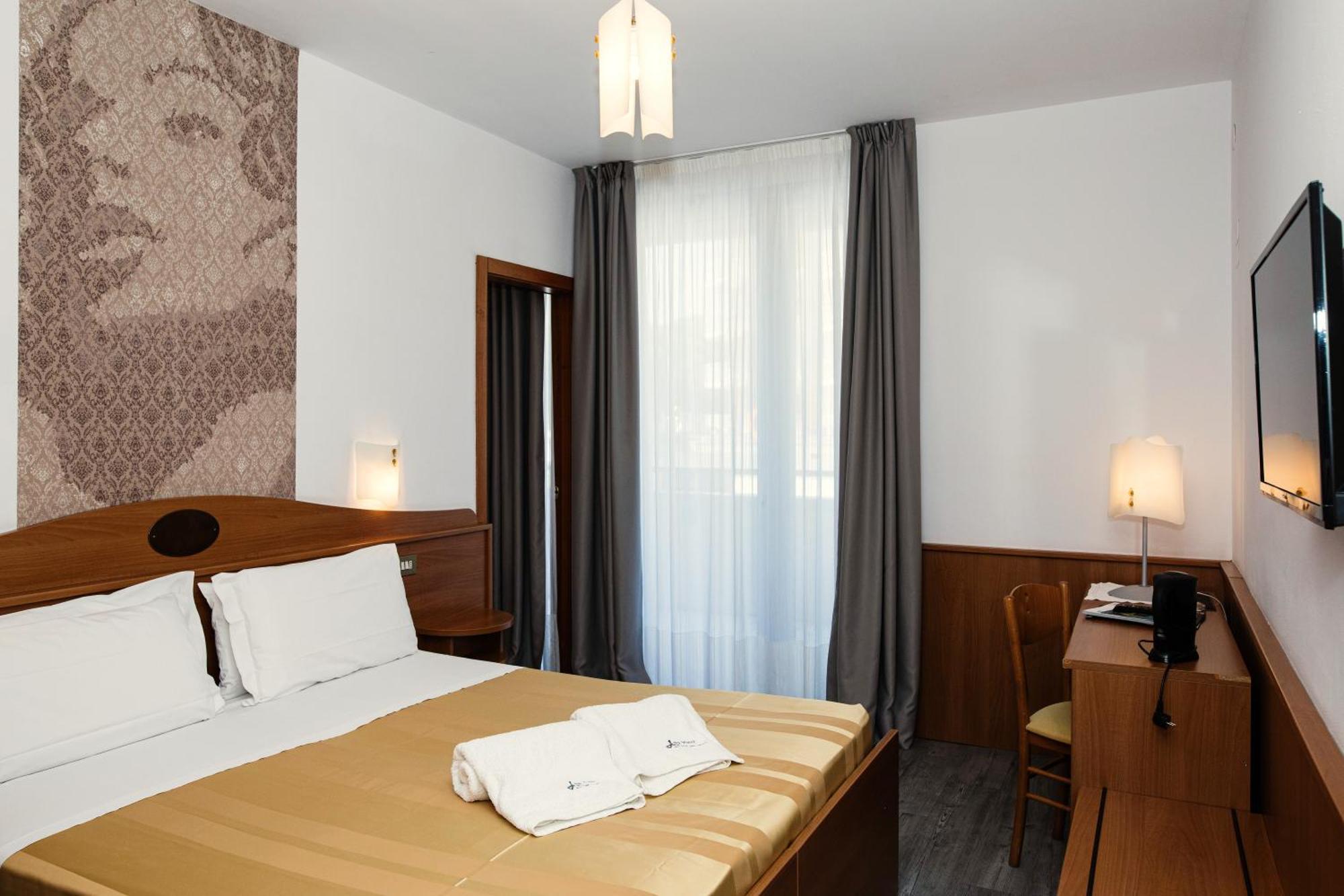Hotel Leonardo Da Vinci Wellness Spa Bibione Exteriör bild