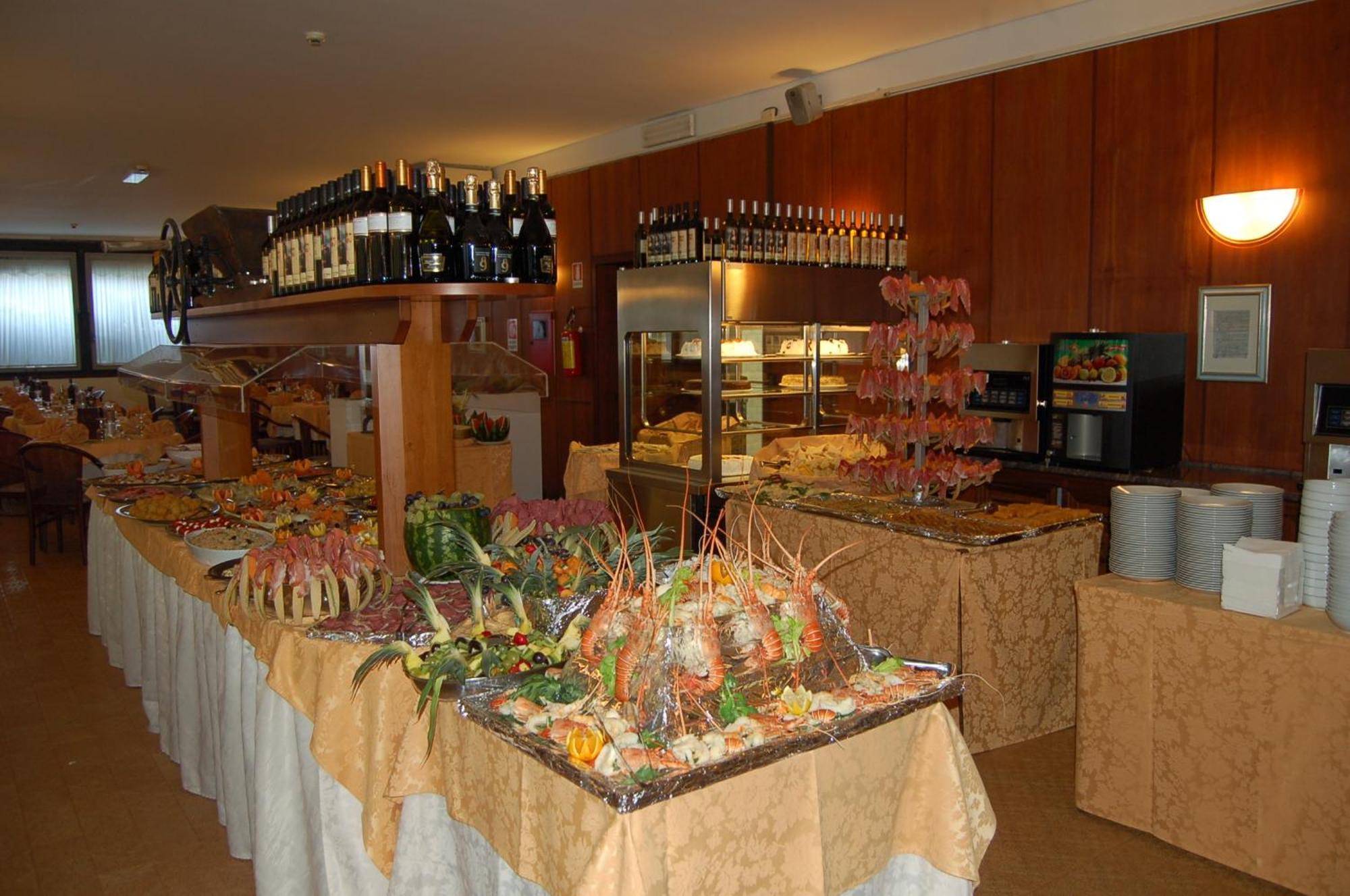Hotel Leonardo Da Vinci Wellness Spa Bibione Exteriör bild