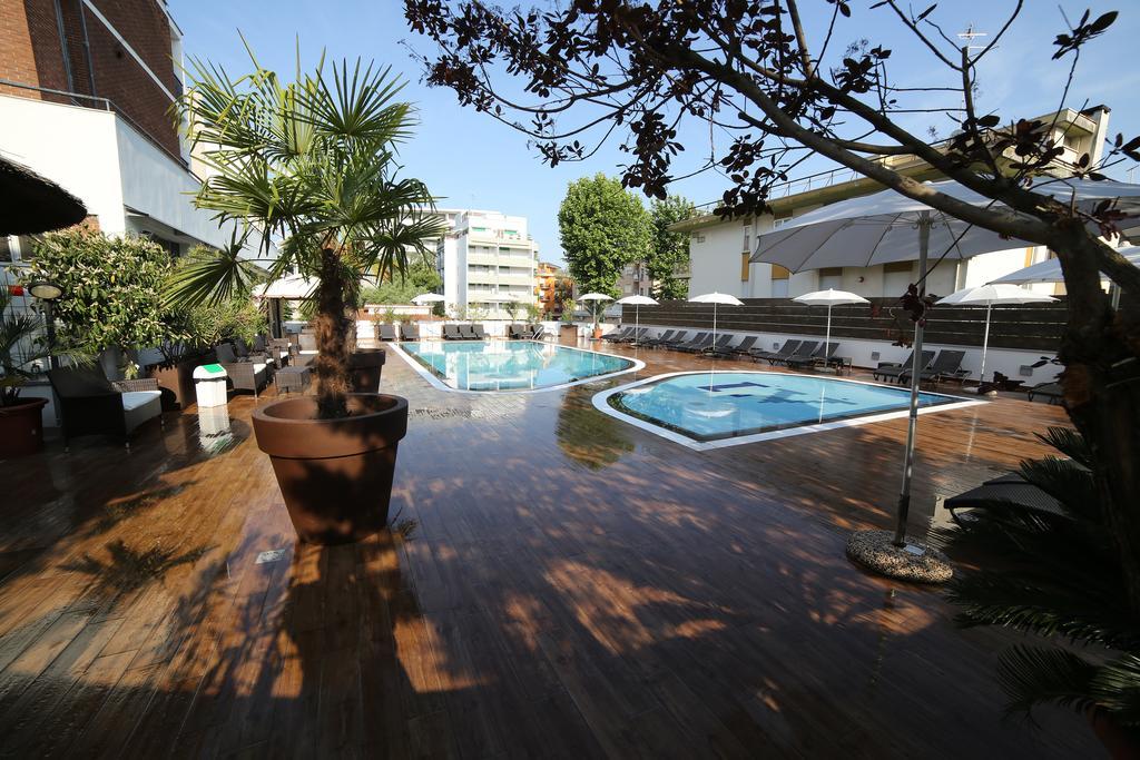 Hotel Leonardo Da Vinci Wellness Spa Bibione Exteriör bild