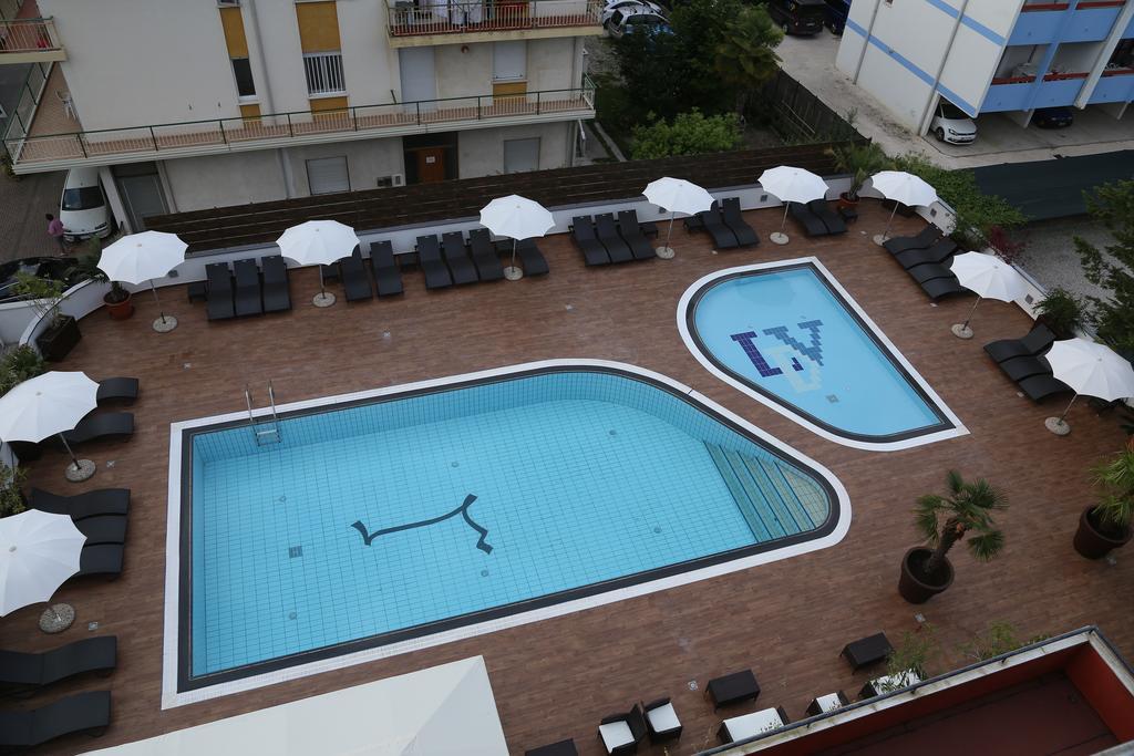 Hotel Leonardo Da Vinci Wellness Spa Bibione Exteriör bild