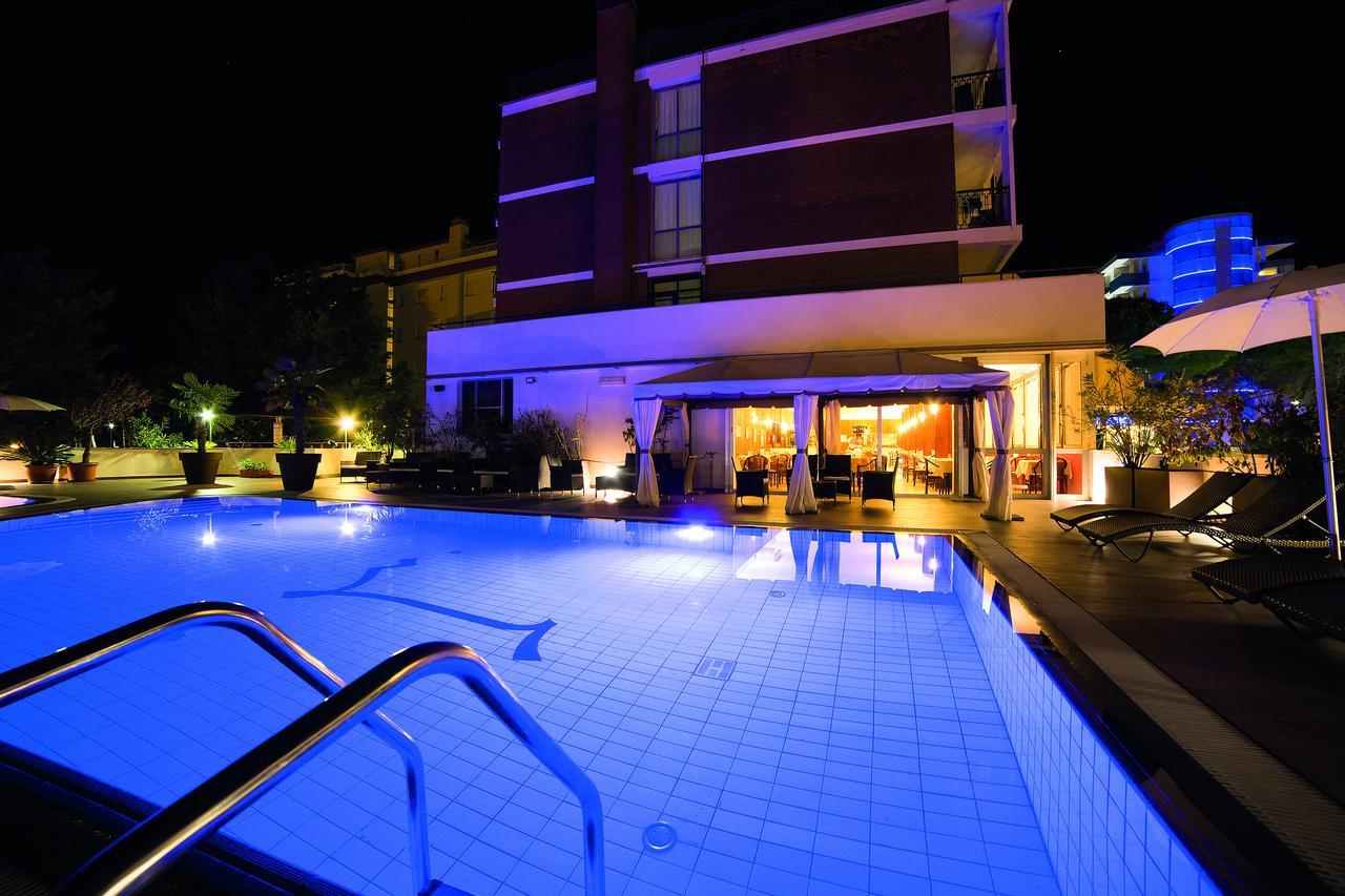 Hotel Leonardo Da Vinci Wellness Spa Bibione Exteriör bild